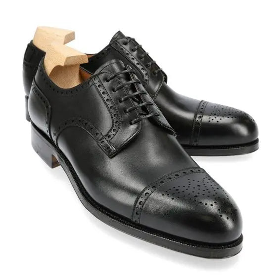 Men's Oxford dress shoes in black leather