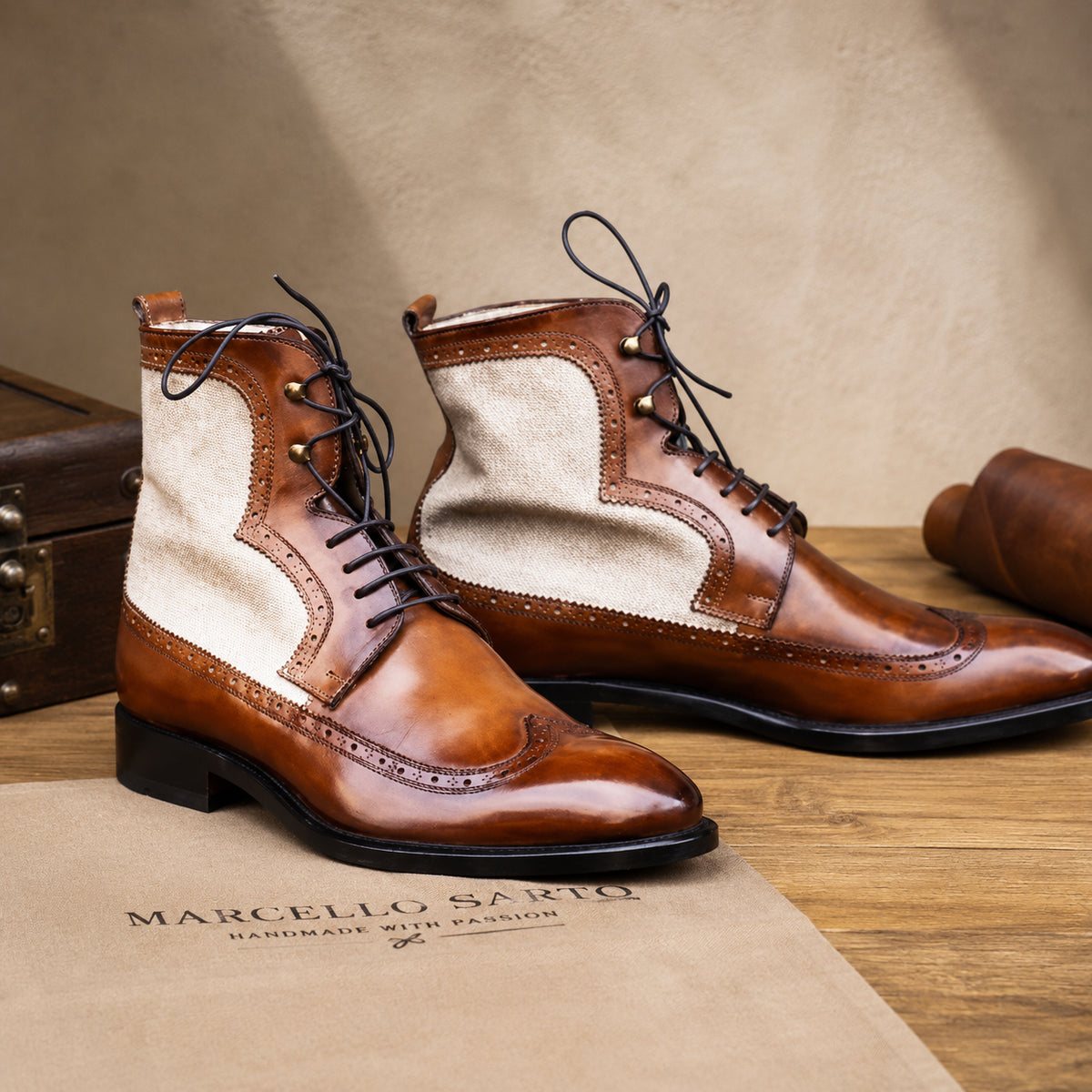 Men's lace up boots in brown leather